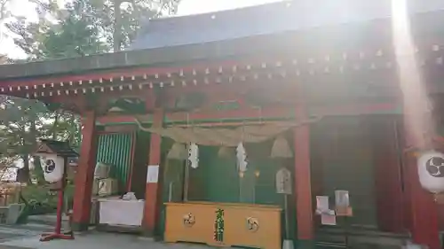 生島足島神社の本殿