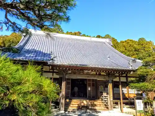 高月院の本殿