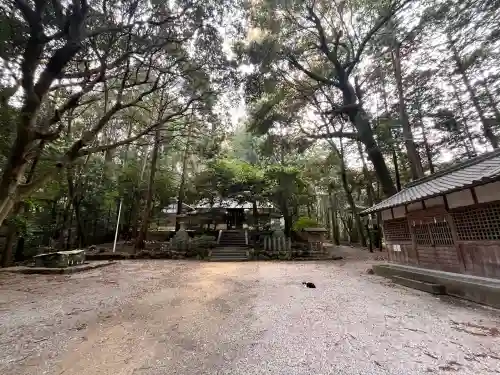 當麻山口神社の{uncategorized: "未分類", other: "その他", undefined: "問題あり", building: "その他建物", grave: "お墓", sacred_gate: "鳥居", guardian: "狛犬", statue: "像", buddha: "仏像", history: "歴史", nature: "自然", garden: "庭園", animal: "動物", pagoda: "塔", temizu: "手水舎", mountain_gate: "山門・神門", sanctuary: "本殿・本堂", subordinate: "末社・摂社", art: "芸術", scenery: "景色", jizo: "地蔵", ema: "絵馬", goshuin: "御朱印", omikuji: "おみくじ", items: "授与品その他", amulet: "お守り", goshuincho: "御朱印帳", eats: "食事", festival: "お祭り", votive_dance: "神楽", shichigosan: "七五三参", wedding: "結婚式", experience: "体験その他", initially: "初詣", around: "周辺", anti_infection: "感染症対策"}