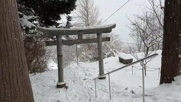 富川八幡宮の{uncategorized: "未分類", other: "その他", undefined: "問題あり", building: "その他建物", grave: "お墓", sacred_gate: "鳥居", guardian: "狛犬", statue: "像", buddha: "仏像", history: "歴史", nature: "自然", garden: "庭園", animal: "動物", pagoda: "塔", temizu: "手水舎", mountain_gate: "山門・神門", sanctuary: "本殿・本堂", subordinate: "末社・摂社", art: "芸術", scenery: "景色", jizo: "地蔵", ema: "絵馬", goshuin: "御朱印", omikuji: "おみくじ", items: "授与品その他", amulet: "お守り", goshuincho: "御朱印帳", eats: "食事", festival: "お祭り", votive_dance: "神楽", shichigosan: "七五三参", wedding: "結婚式", experience: "体験その他", initially: "初詣", around: "周辺", anti_infection: "感染症対策"}