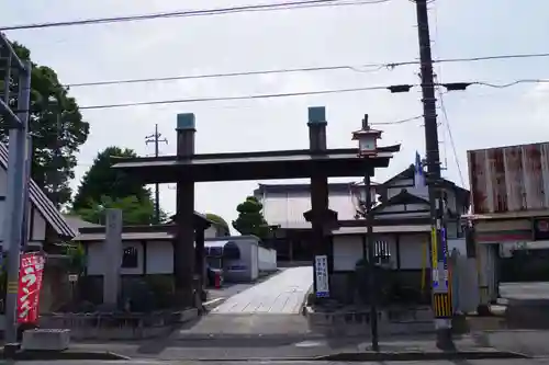 神應寺の山門