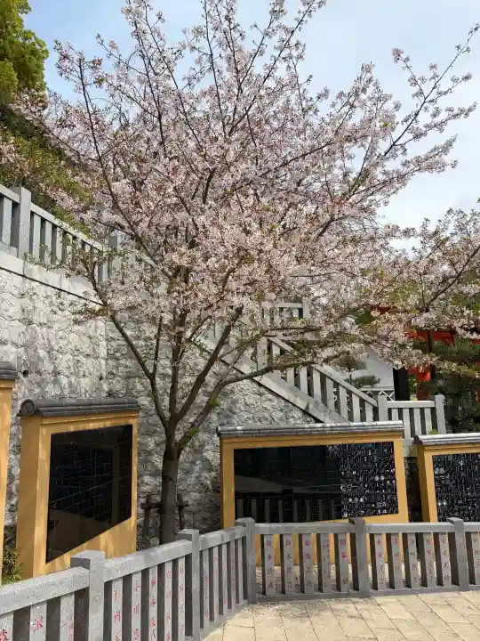 放生寺の{uncategorized: "未分類", other: "その他", undefined: "問題あり", building: "その他建物", grave: "お墓", sacred_gate: "鳥居", guardian: "狛犬", statue: "像", buddha: "仏像", history: "歴史", nature: "自然", garden: "庭園", animal: "動物", pagoda: "塔", temizu: "手水舎", mountain_gate: "山門・神門", sanctuary: "本殿・本堂", subordinate: "末社・摂社", art: "芸術", scenery: "景色", jizo: "地蔵", ema: "絵馬", goshuin: "御朱印", omikuji: "おみくじ", items: "授与品その他", amulet: "お守り", goshuincho: "御朱印帳", eats: "食事", festival: "お祭り", votive_dance: "神楽", shichigosan: "七五三参", wedding: "結婚式", experience: "体験その他", initially: "初詣", around: "周辺", anti_infection: "感染症対策"}