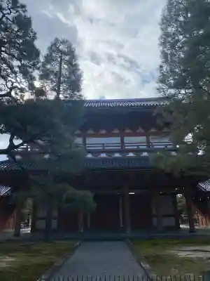 大徳寺の{uncategorized: "未分類", other: "その他", undefined: "問題あり", building: "その他建物", grave: "お墓", sacred_gate: "鳥居", guardian: "狛犬", statue: "像", buddha: "仏像", history: "歴史", nature: "自然", garden: "庭園", animal: "動物", pagoda: "塔", temizu: "手水舎", mountain_gate: "山門・神門", sanctuary: "本殿・本堂", subordinate: "末社・摂社", art: "芸術", scenery: "景色", jizo: "地蔵", ema: "絵馬", goshuin: "御朱印", omikuji: "おみくじ", items: "授与品その他", amulet: "お守り", goshuincho: "御朱印帳", eats: "食事", festival: "お祭り", votive_dance: "神楽", shichigosan: "七五三参", wedding: "結婚式", experience: "体験その他", initially: "初詣", around: "周辺", anti_infection: "感染症対策"}