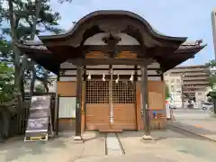 白山神社の本殿