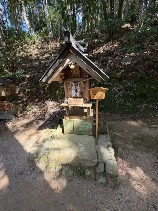 玉作湯神社の{uncategorized: "未分類", other: "その他", undefined: "問題あり", building: "その他建物", grave: "お墓", sacred_gate: "鳥居", guardian: "狛犬", statue: "像", buddha: "仏像", history: "歴史", nature: "自然", garden: "庭園", animal: "動物", pagoda: "塔", temizu: "手水舎", mountain_gate: "山門・神門", sanctuary: "本殿・本堂", subordinate: "末社・摂社", art: "芸術", scenery: "景色", jizo: "地蔵", ema: "絵馬", goshuin: "御朱印", omikuji: "おみくじ", items: "授与品その他", amulet: "お守り", goshuincho: "御朱印帳", eats: "食事", festival: "お祭り", votive_dance: "神楽", shichigosan: "七五三参", wedding: "結婚式", experience: "体験その他", initially: "初詣", around: "周辺", anti_infection: "感染症対策"}