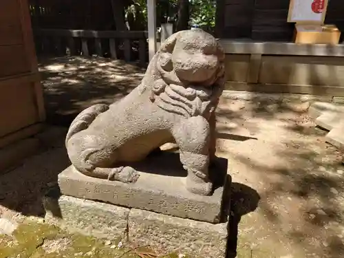 穂高神社本宮の狛犬