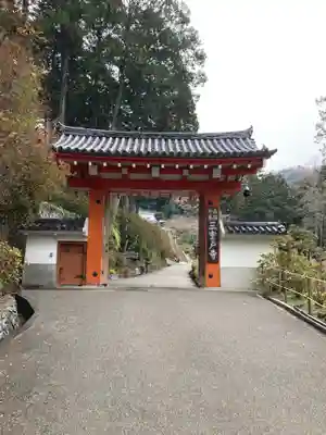 三室戸寺の山門・神門