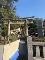 貴船神社の{uncategorized: "未分類", other: "その他", undefined: "問題あり", building: "その他建物", grave: "お墓", sacred_gate: "鳥居", guardian: "狛犬", statue: "像", buddha: "仏像", history: "歴史", nature: "自然", garden: "庭園", animal: "動物", pagoda: "塔", temizu: "手水舎", mountain_gate: "山門・神門", sanctuary: "本殿・本堂", subordinate: "末社・摂社", art: "芸術", scenery: "景色", jizo: "地蔵", ema: "絵馬", goshuin: "御朱印", omikuji: "おみくじ", items: "授与品その他", amulet: "お守り", goshuincho: "御朱印帳", eats: "食事", festival: "お祭り", votive_dance: "神楽", shichigosan: "七五三参", wedding: "結婚式", experience: "体験その他", initially: "初詣", around: "周辺", anti_infection: "感染症対策"}