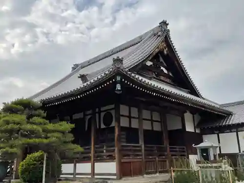 極楽寺の本殿・本堂