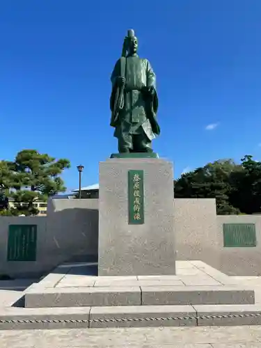 八百富神社の像