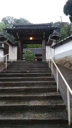 栄照院の山門・神門