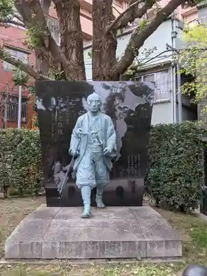 富岡八幡宮の像