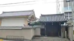 清和院の山門