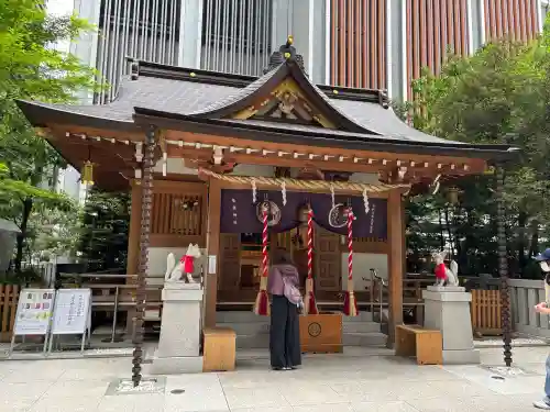 福徳神社（芽吹稲荷）の{uncategorized: "未分類", other: "その他", undefined: "問題あり", building: "その他建物", grave: "お墓", sacred_gate: "鳥居", guardian: "狛犬", statue: "像", buddha: "仏像", history: "歴史", nature: "自然", garden: "庭園", animal: "動物", pagoda: "塔", temizu: "手水舎", mountain_gate: "山門・神門", sanctuary: "本殿・本堂", subordinate: "末社・摂社", art: "芸術", scenery: "景色", jizo: "地蔵", ema: "絵馬", goshuin: "御朱印", omikuji: "おみくじ", items: "授与品その他", amulet: "お守り", goshuincho: "御朱印帳", eats: "食事", festival: "お祭り", votive_dance: "神楽", shichigosan: "七五三参", wedding: "結婚式", experience: "体験その他", initially: "初詣", around: "周辺", anti_infection: "感染症対策"}