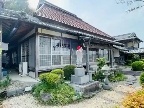 福竜寺の{uncategorized: "未分類", other: "その他", undefined: "問題あり", building: "その他建物", grave: "お墓", sacred_gate: "鳥居", guardian: "狛犬", statue: "像", buddha: "仏像", history: "歴史", nature: "自然", garden: "庭園", animal: "動物", pagoda: "塔", temizu: "手水舎", mountain_gate: "山門・神門", sanctuary: "本殿・本堂", subordinate: "末社・摂社", art: "芸術", scenery: "景色", jizo: "地蔵", ema: "絵馬", goshuin: "御朱印", omikuji: "おみくじ", items: "授与品その他", amulet: "お守り", goshuincho: "御朱印帳", eats: "食事", festival: "お祭り", votive_dance: "神楽", shichigosan: "七五三参", wedding: "結婚式", experience: "体験その他", initially: "初詣", around: "周辺", anti_infection: "感染症対策"}