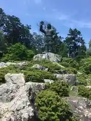 三峯神社の像