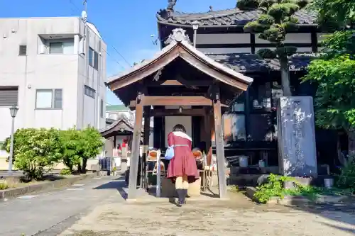 康全寺の{uncategorized: "未分類", other: "その他", undefined: "問題あり", building: "その他建物", grave: "お墓", sacred_gate: "鳥居", guardian: "狛犬", statue: "像", buddha: "仏像", history: "歴史", nature: "自然", garden: "庭園", animal: "動物", pagoda: "塔", temizu: "手水舎", mountain_gate: "山門・神門", sanctuary: "本殿・本堂", subordinate: "末社・摂社", art: "芸術", scenery: "景色", jizo: "地蔵", ema: "絵馬", goshuin: "御朱印", omikuji: "おみくじ", items: "授与品その他", amulet: "お守り", goshuincho: "御朱印帳", eats: "食事", festival: "お祭り", votive_dance: "神楽", shichigosan: "七五三参", wedding: "結婚式", experience: "体験その他", initially: "初詣", around: "周辺", anti_infection: "感染症対策"}