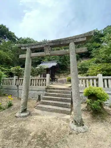 真止戸山神社の鳥居