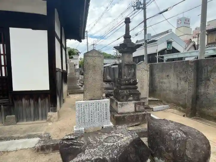 常光寺の{uncategorized: "未分類", other: "その他", undefined: "問題あり", building: "その他建物", grave: "お墓", sacred_gate: "鳥居", guardian: "狛犬", statue: "像", buddha: "仏像", history: "歴史", nature: "自然", garden: "庭園", animal: "動物", pagoda: "塔", temizu: "手水舎", mountain_gate: "山門・神門", sanctuary: "本殿・本堂", subordinate: "末社・摂社", art: "芸術", scenery: "景色", jizo: "地蔵", ema: "絵馬", goshuin: "御朱印", omikuji: "おみくじ", items: "授与品その他", amulet: "お守り", goshuincho: "御朱印帳", eats: "食事", festival: "お祭り", votive_dance: "神楽", shichigosan: "七五三参", wedding: "結婚式", experience: "体験その他", initially: "初詣", around: "周辺", anti_infection: "感染症対策"}