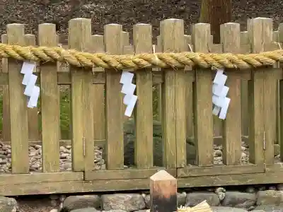 磐座神社（大神神社摂社）の{uncategorized: "未分類", other: "その他", undefined: "問題あり", building: "その他建物", grave: "お墓", sacred_gate: "鳥居", guardian: "狛犬", statue: "像", buddha: "仏像", history: "歴史", nature: "自然", garden: "庭園", animal: "動物", pagoda: "塔", temizu: "手水舎", mountain_gate: "山門・神門", sanctuary: "本殿・本堂", subordinate: "末社・摂社", art: "芸術", scenery: "景色", jizo: "地蔵", ema: "絵馬", goshuin: "御朱印", omikuji: "おみくじ", items: "授与品その他", amulet: "お守り", goshuincho: "御朱印帳", eats: "食事", festival: "お祭り", votive_dance: "神楽", shichigosan: "七五三参", wedding: "結婚式", experience: "体験その他", initially: "初詣", around: "周辺", anti_infection: "感染症対策"}