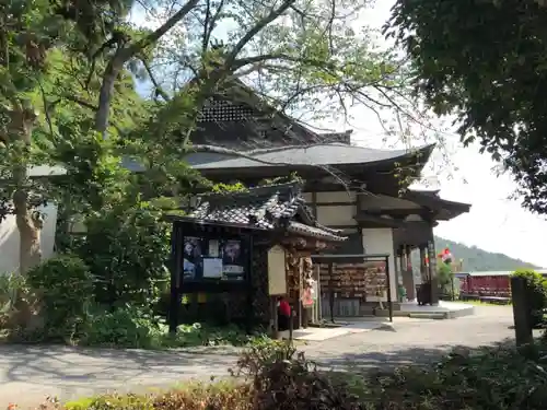 秋葉山舘山寺の本殿