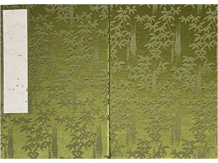 700円の御朱印帳です。
サイズは文庫本サイズ、寺社オリジナルでは無いです、が平勝寺で受けた事で聖観世音様専用の御朱印帳にしようと思います。