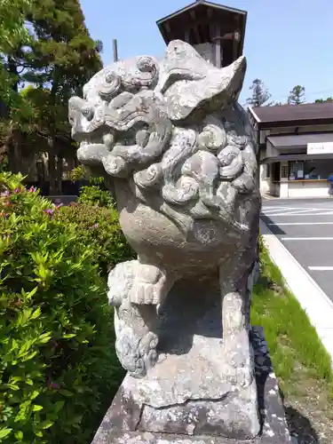 三重縣護國神社の狛犬