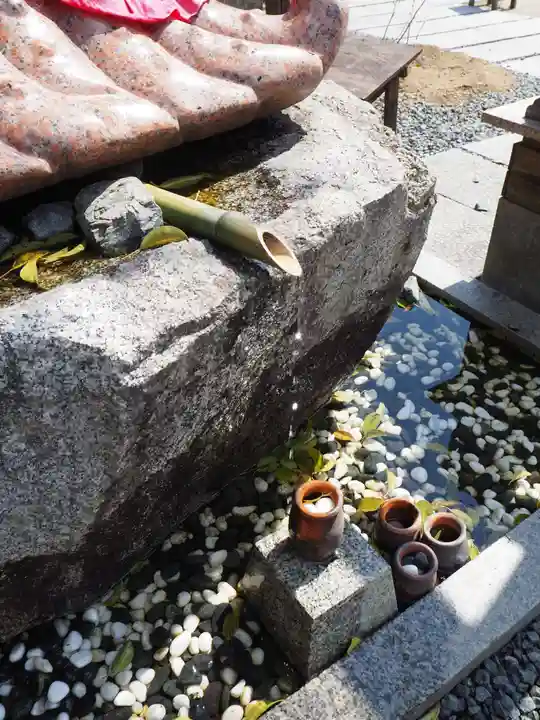 由加山 由加神社本宮の手水舎