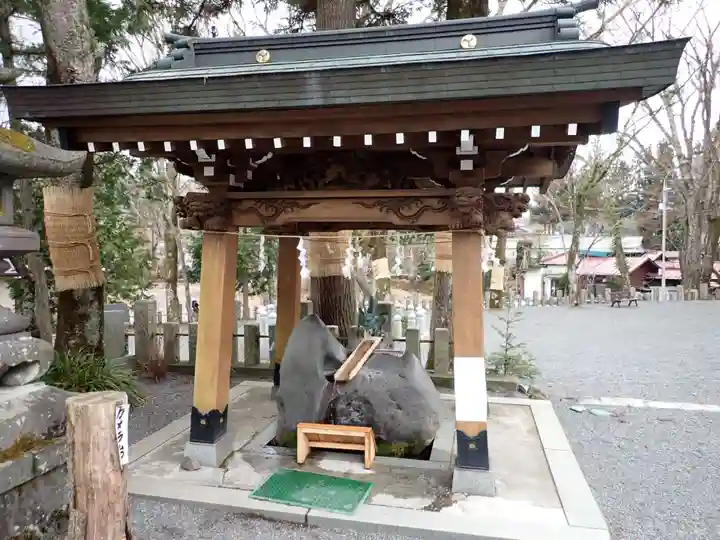 山中諏訪神社(山梨県)