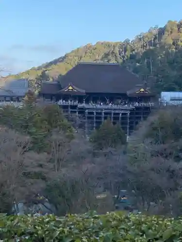 清水寺の{uncategorized: "未分類", other: "その他", undefined: "問題あり", building: "その他建物", grave: "お墓", sacred_gate: "鳥居", guardian: "狛犬", statue: "像", buddha: "仏像", history: "歴史", nature: "自然", garden: "庭園", animal: "動物", pagoda: "塔", temizu: "手水舎", mountain_gate: "山門・神門", sanctuary: "本殿・本堂", subordinate: "末社・摂社", art: "芸術", scenery: "景色", jizo: "地蔵", ema: "絵馬", goshuin: "御朱印", omikuji: "おみくじ", items: "授与品その他", amulet: "お守り", goshuincho: "御朱印帳", eats: "食事", festival: "お祭り", votive_dance: "神楽", shichigosan: "七五三参", wedding: "結婚式", experience: "体験その他", initially: "初詣", around: "周辺", anti_infection: "感染症対策"}