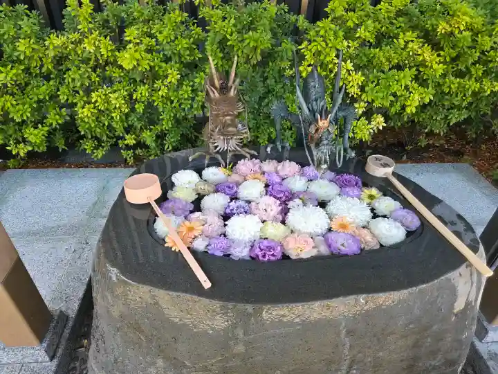 駒込妙義神社の{uncategorized: "未分類", other: "その他", undefined: "問題あり", building: "その他建物", grave: "お墓", sacred_gate: "鳥居", guardian: "狛犬", statue: "像", buddha: "仏像", history: "歴史", nature: "自然", garden: "庭園", animal: "動物", pagoda: "塔", temizu: "手水舎", mountain_gate: "山門・神門", sanctuary: "本殿・本堂", subordinate: "末社・摂社", art: "芸術", scenery: "景色", jizo: "地蔵", ema: "絵馬", goshuin: "御朱印", omikuji: "おみくじ", items: "授与品その他", amulet: "お守り", goshuincho: "御朱印帳", eats: "食事", festival: "お祭り", votive_dance: "神楽", shichigosan: "七五三参", wedding: "結婚式", experience: "体験その他", initially: "初詣", around: "周辺", anti_infection: "感染症対策"}