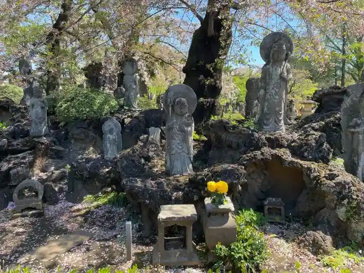 明治寺の{uncategorized: "未分類", other: "その他", undefined: "問題あり", building: "その他建物", grave: "お墓", sacred_gate: "鳥居", guardian: "狛犬", statue: "像", buddha: "仏像", history: "歴史", nature: "自然", garden: "庭園", animal: "動物", pagoda: "塔", temizu: "手水舎", mountain_gate: "山門・神門", sanctuary: "本殿・本堂", subordinate: "末社・摂社", art: "芸術", scenery: "景色", jizo: "地蔵", ema: "絵馬", goshuin: "御朱印", omikuji: "おみくじ", items: "授与品その他", amulet: "お守り", goshuincho: "御朱印帳", eats: "食事", festival: "お祭り", votive_dance: "神楽", shichigosan: "七五三参", wedding: "結婚式", experience: "体験その他", initially: "初詣", around: "周辺", anti_infection: "感染症対策"}