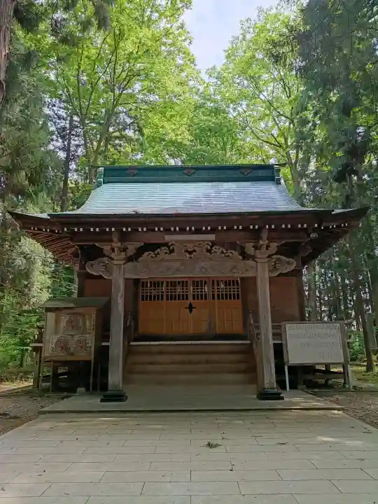 神明社の{uncategorized: "未分類", other: "その他", undefined: "問題あり", building: "その他建物", grave: "お墓", sacred_gate: "鳥居", guardian: "狛犬", statue: "像", buddha: "仏像", history: "歴史", nature: "自然", garden: "庭園", animal: "動物", pagoda: "塔", temizu: "手水舎", mountain_gate: "山門・神門", sanctuary: "本殿・本堂", subordinate: "末社・摂社", art: "芸術", scenery: "景色", jizo: "地蔵", ema: "絵馬", goshuin: "御朱印", omikuji: "おみくじ", items: "授与品その他", amulet: "お守り", goshuincho: "御朱印帳", eats: "食事", festival: "お祭り", votive_dance: "神楽", shichigosan: "七五三参", wedding: "結婚式", experience: "体験その他", initially: "初詣", around: "周辺", anti_infection: "感染症対策"}