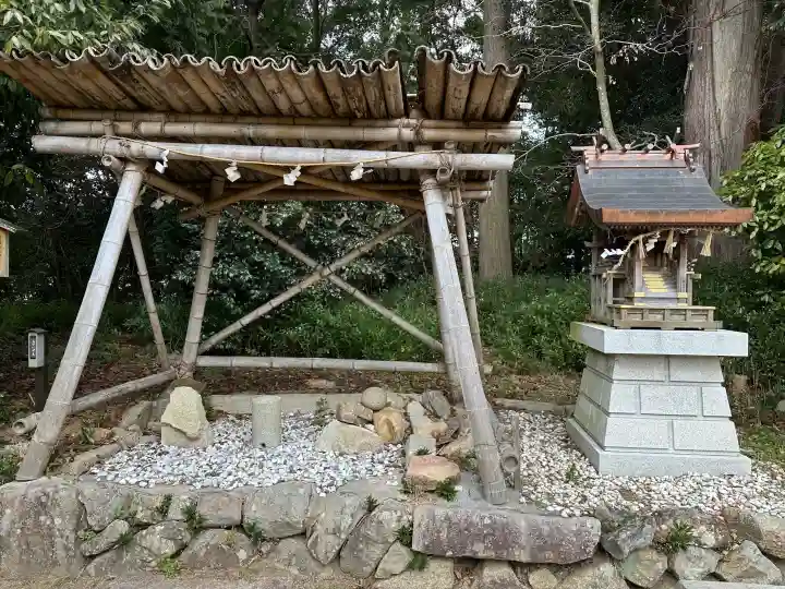 野間神社の{uncategorized: "未分類", other: "その他", undefined: "問題あり", building: "その他建物", grave: "お墓", sacred_gate: "鳥居", guardian: "狛犬", statue: "像", buddha: "仏像", history: "歴史", nature: "自然", garden: "庭園", animal: "動物", pagoda: "塔", temizu: "手水舎", mountain_gate: "山門・神門", sanctuary: "本殿・本堂", subordinate: "末社・摂社", art: "芸術", scenery: "景色", jizo: "地蔵", ema: "絵馬", goshuin: "御朱印", omikuji: "おみくじ", items: "授与品その他", amulet: "お守り", goshuincho: "御朱印帳", eats: "食事", festival: "お祭り", votive_dance: "神楽", shichigosan: "七五三参", wedding: "結婚式", experience: "体験その他", initially: "初詣", around: "周辺", anti_infection: "感染症対策"}