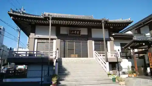 万年寺の本殿・本堂