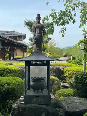 弓削寺の{uncategorized: "未分類", other: "その他", undefined: "問題あり", building: "その他建物", grave: "お墓", sacred_gate: "鳥居", guardian: "狛犬", statue: "像", buddha: "仏像", history: "歴史", nature: "自然", garden: "庭園", animal: "動物", pagoda: "塔", temizu: "手水舎", mountain_gate: "山門・神門", sanctuary: "本殿・本堂", subordinate: "末社・摂社", art: "芸術", scenery: "景色", jizo: "地蔵", ema: "絵馬", goshuin: "御朱印", omikuji: "おみくじ", items: "授与品その他", amulet: "お守り", goshuincho: "御朱印帳", eats: "食事", festival: "お祭り", votive_dance: "神楽", shichigosan: "七五三参", wedding: "結婚式", experience: "体験その他", initially: "初詣", around: "周辺", anti_infection: "感染症対策"}