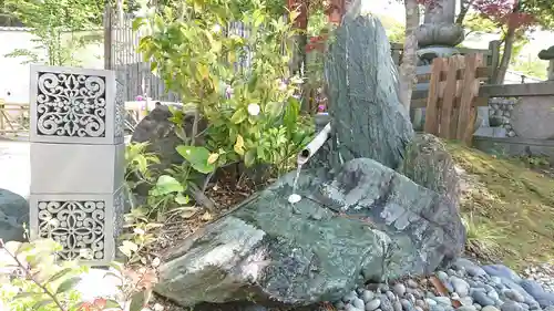 八事山 興正寺の手水舎