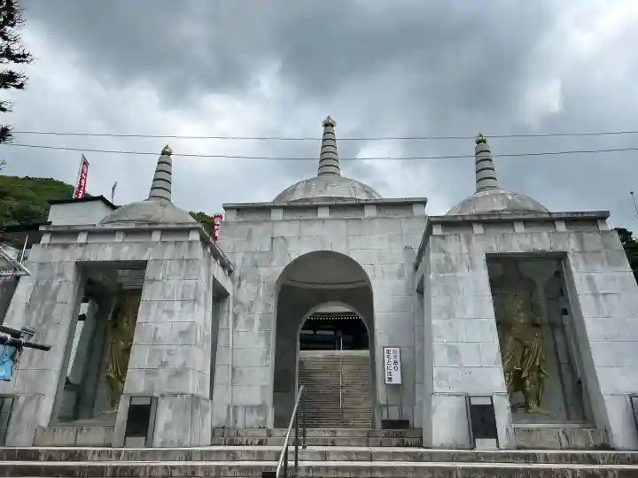 最上稲荷山妙教寺(岡山県)