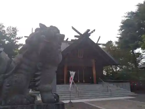 富良野神社の狛犬