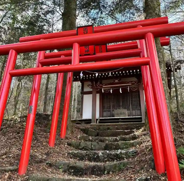 稲荷社(忍野八海 出口池)(山梨県)