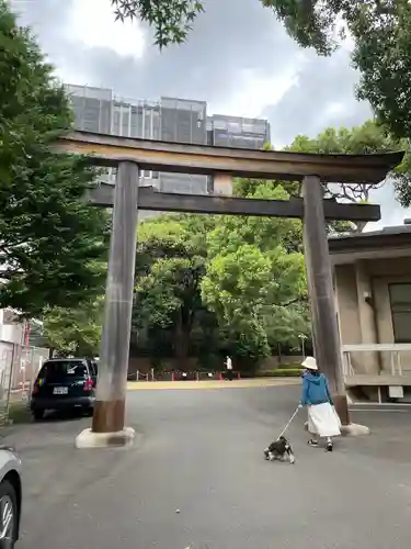 東郷神社の鳥居