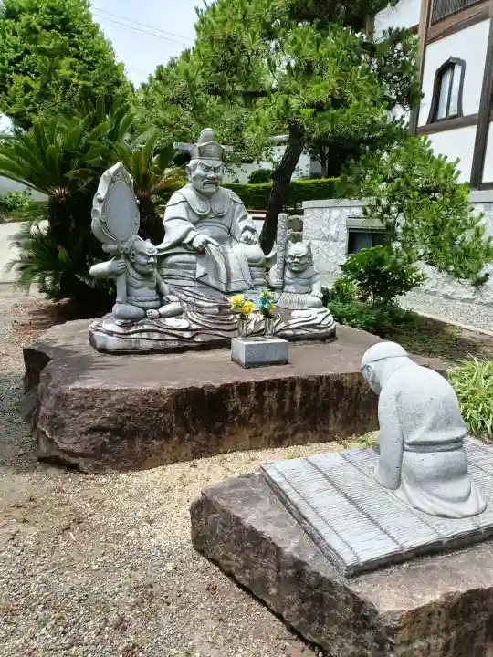 大林寺の{uncategorized: "未分類", other: "その他", undefined: "問題あり", building: "その他建物", grave: "お墓", sacred_gate: "鳥居", guardian: "狛犬", statue: "像", buddha: "仏像", history: "歴史", nature: "自然", garden: "庭園", animal: "動物", pagoda: "塔", temizu: "手水舎", mountain_gate: "山門・神門", sanctuary: "本殿・本堂", subordinate: "末社・摂社", art: "芸術", scenery: "景色", jizo: "地蔵", ema: "絵馬", goshuin: "御朱印", omikuji: "おみくじ", items: "授与品その他", amulet: "お守り", goshuincho: "御朱印帳", eats: "食事", festival: "お祭り", votive_dance: "神楽", shichigosan: "七五三参", wedding: "結婚式", experience: "体験その他", initially: "初詣", around: "周辺", anti_infection: "感染症対策"}