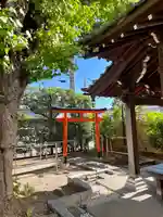 稼穡稲荷社の鳥居