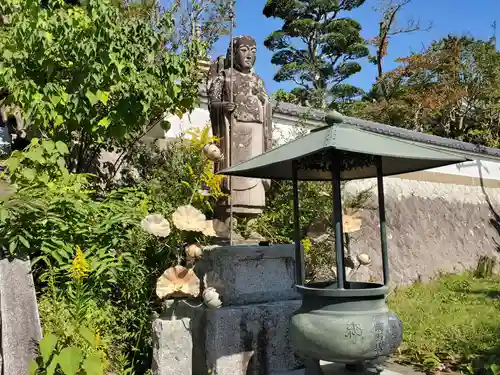 満願寺の像