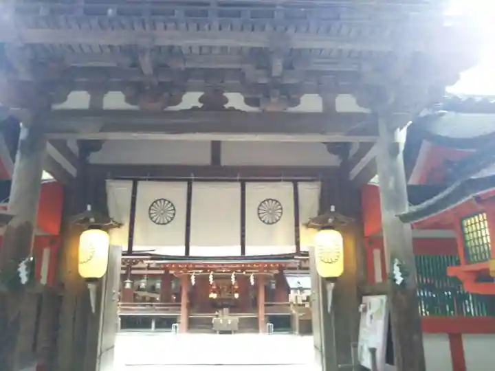石上神宮の山門・神門