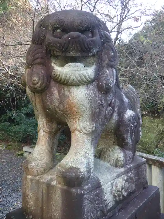 出世稲荷神社の狛犬