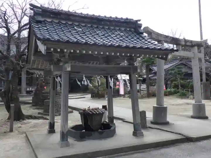 神﨑神社の手水舎