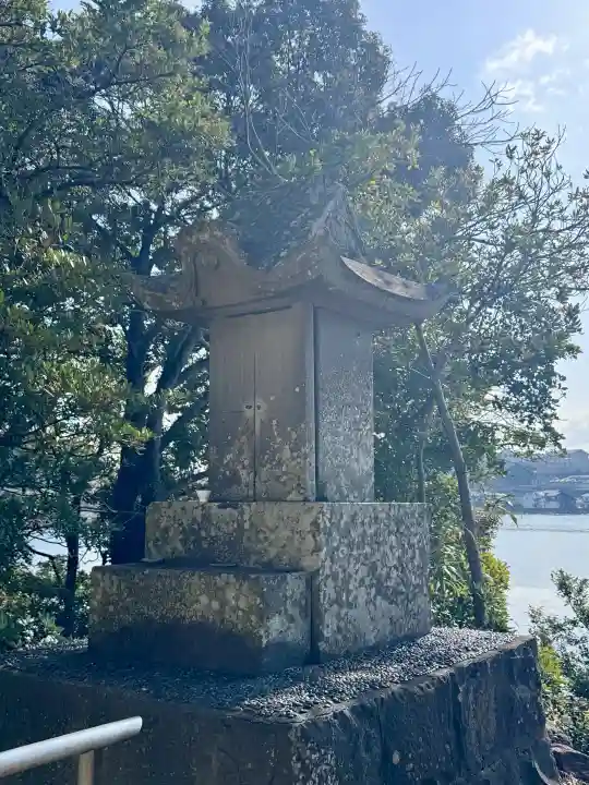 龍神社の{uncategorized: "未分類", other: "その他", undefined: "問題あり", building: "その他建物", grave: "お墓", sacred_gate: "鳥居", guardian: "狛犬", statue: "像", buddha: "仏像", history: "歴史", nature: "自然", garden: "庭園", animal: "動物", pagoda: "塔", temizu: "手水舎", mountain_gate: "山門・神門", sanctuary: "本殿・本堂", subordinate: "末社・摂社", art: "芸術", scenery: "景色", jizo: "地蔵", ema: "絵馬", goshuin: "御朱印", omikuji: "おみくじ", items: "授与品その他", amulet: "お守り", goshuincho: "御朱印帳", eats: "食事", festival: "お祭り", votive_dance: "神楽", shichigosan: "七五三参", wedding: "結婚式", experience: "体験その他", initially: "初詣", around: "周辺", anti_infection: "感染症対策"}