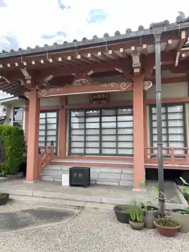 念佛寺の本殿・本堂