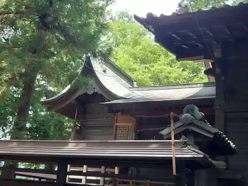 岩崎神社の本殿